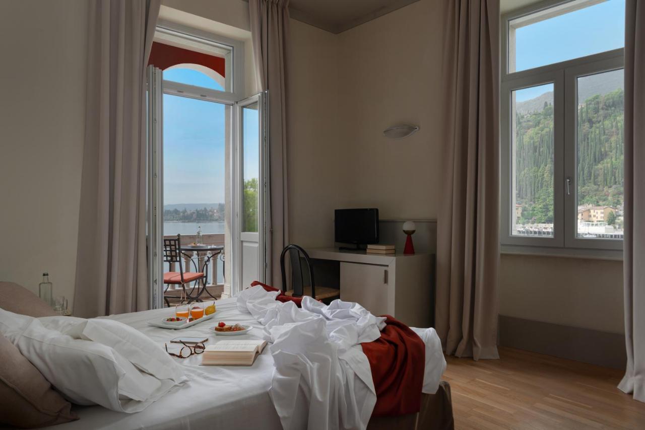 Hotel Milano Toscolano Maderno Exterior photo