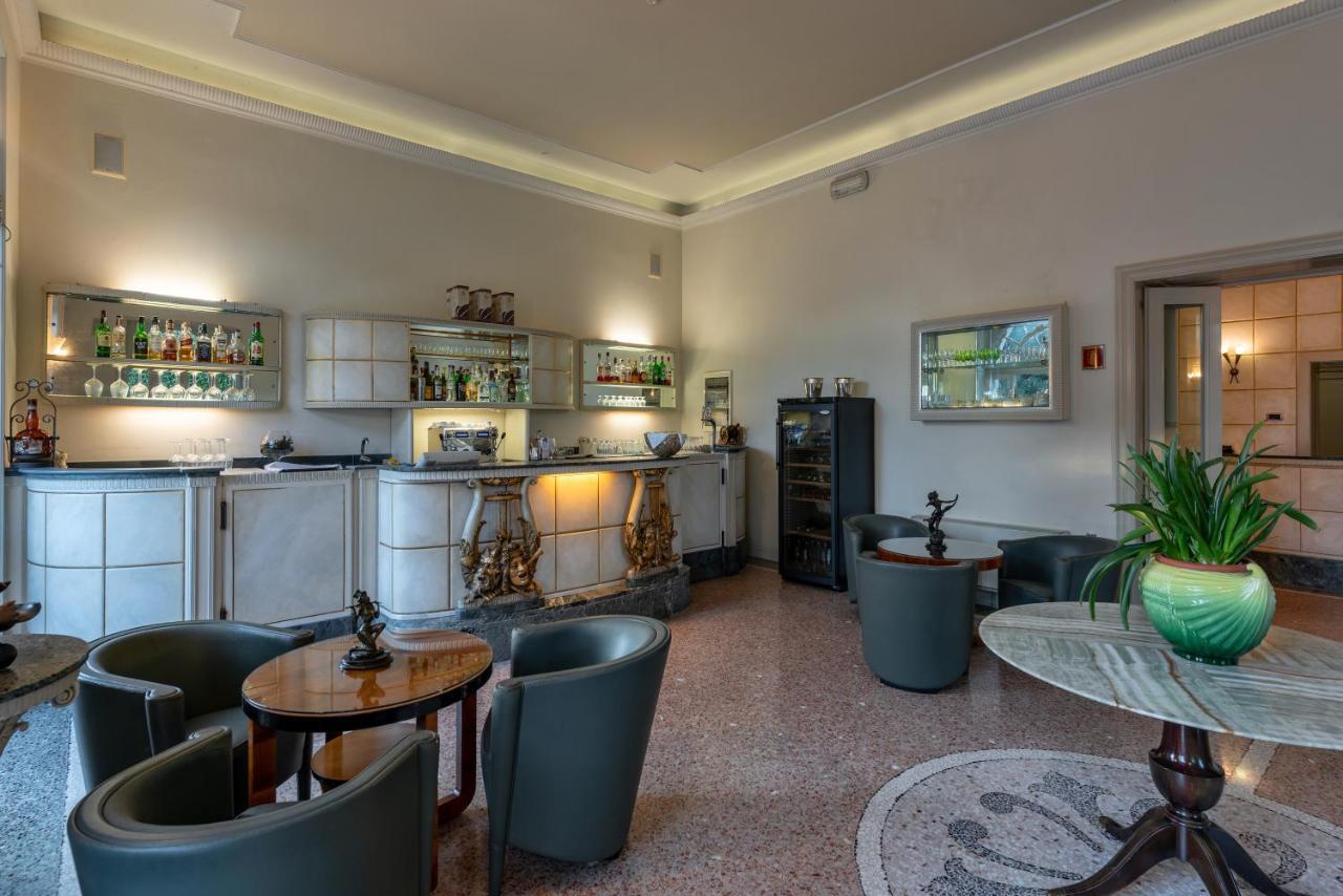 Hotel Milano Toscolano Maderno Exterior photo