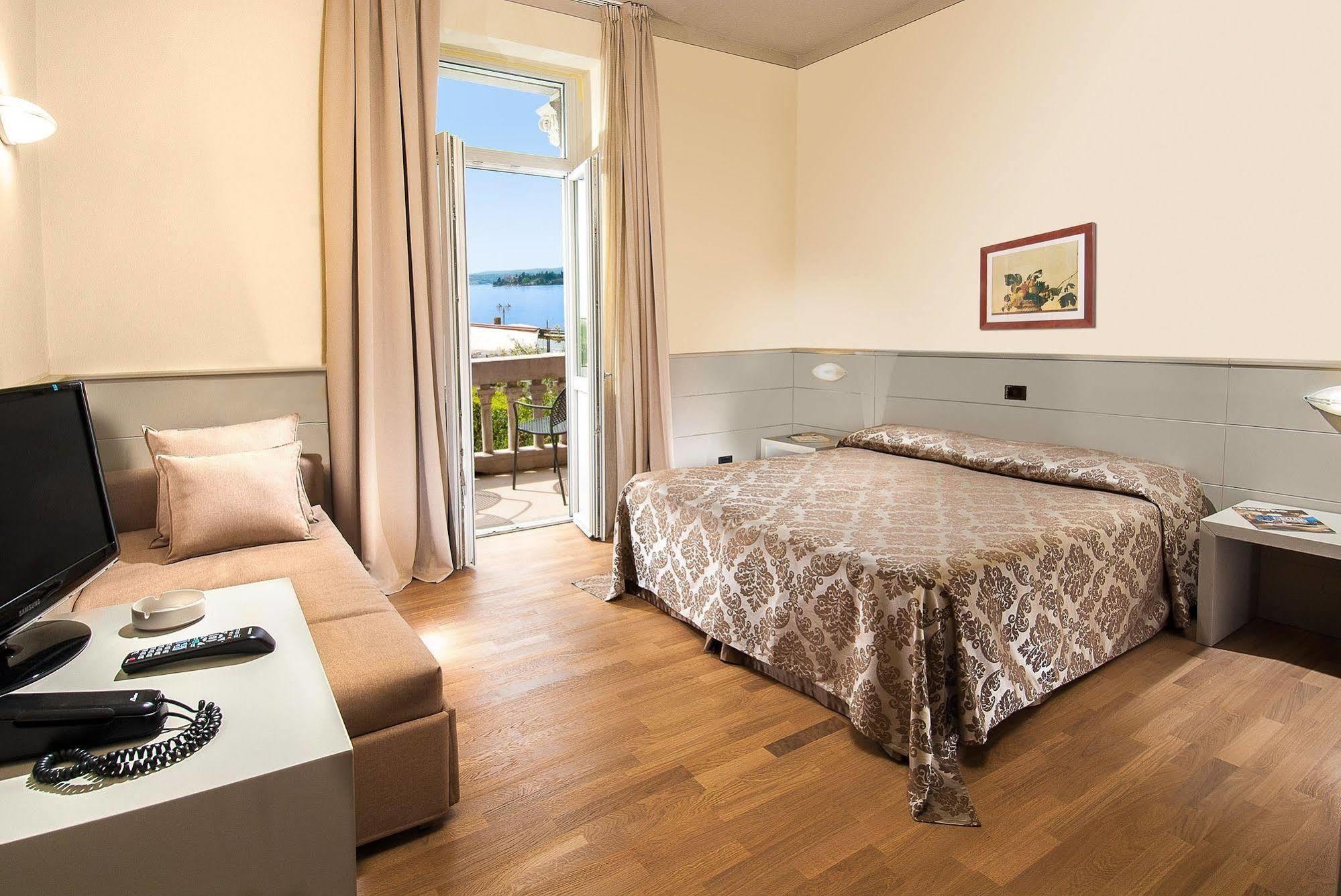 Hotel Milano Toscolano Maderno Exterior photo